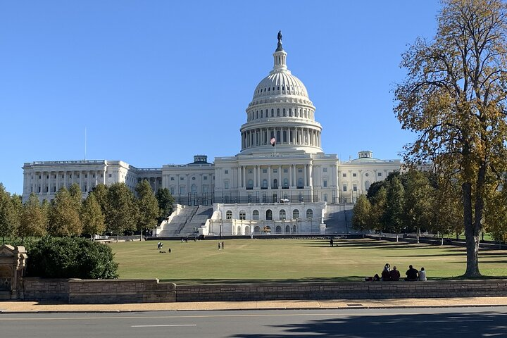 House of Cards Outdoor Escape Game in Washington DC - Photo 1 of 6